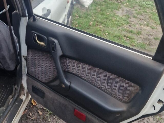 Белый Мицубиси Галант, объемом двигателя 2 л и пробегом 450 тыс. км за 1100 $, фото 3 на Automoto.ua