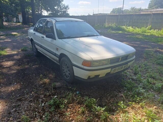 Белый Мицубиси Галант, объемом двигателя 1.8 л и пробегом 447 тыс. км за 1200 $, фото 4 на Automoto.ua