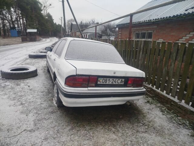 Белый Мицубиси Галант, объемом двигателя 1.8 л и пробегом 205 тыс. км за 1000 $, фото 2 на Automoto.ua