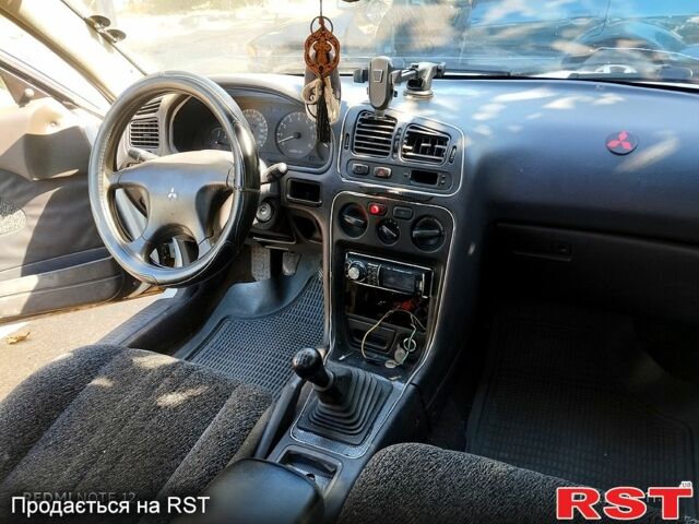 Белый Мицубиси Галант, объемом двигателя 1.8 л и пробегом 372 тыс. км за 1400 $, фото 3 на Automoto.ua