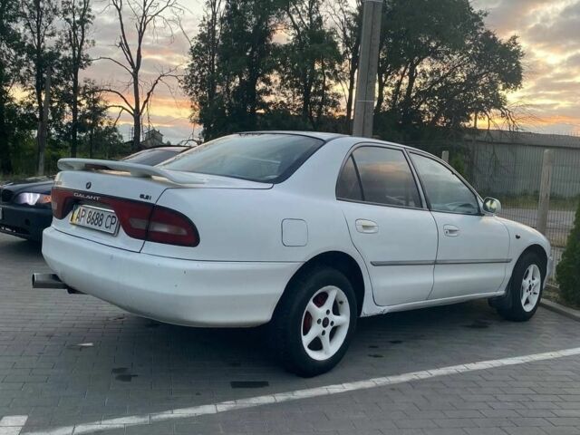 Белый Мицубиси Галант, объемом двигателя 1.8 л и пробегом 207 тыс. км за 2000 $, фото 1 на Automoto.ua