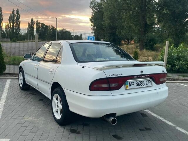 Белый Мицубиси Галант, объемом двигателя 1.8 л и пробегом 207 тыс. км за 2000 $, фото 3 на Automoto.ua