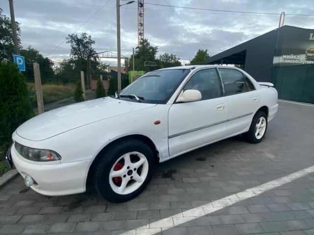 Белый Мицубиси Галант, объемом двигателя 1.8 л и пробегом 207 тыс. км за 2000 $, фото 2 на Automoto.ua
