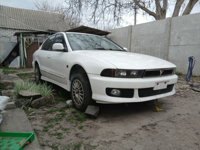 Белый Мицубиси Галант, объемом двигателя 2 л и пробегом 200 тыс. км за 1000 $, фото 2 на Automoto.ua