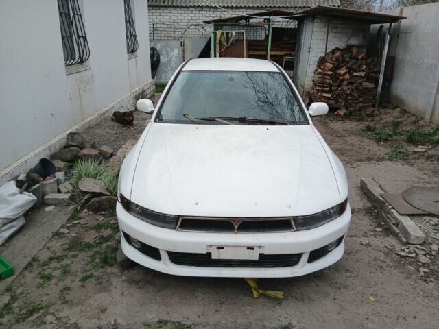 Белый Мицубиси Галант, объемом двигателя 2 л и пробегом 200 тыс. км за 1000 $, фото 1 на Automoto.ua