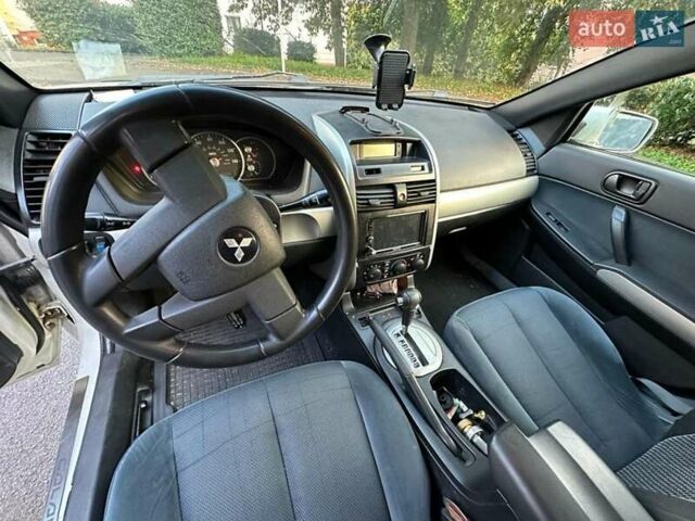 Белый Мицубиси Галант, объемом двигателя 2.35 л и пробегом 200 тыс. км за 4000 $, фото 30 на Automoto.ua