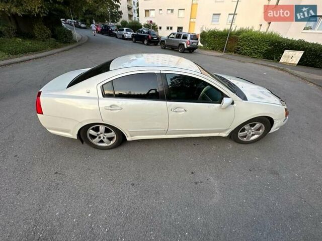 Белый Мицубиси Галант, объемом двигателя 2.35 л и пробегом 200 тыс. км за 4000 $, фото 12 на Automoto.ua