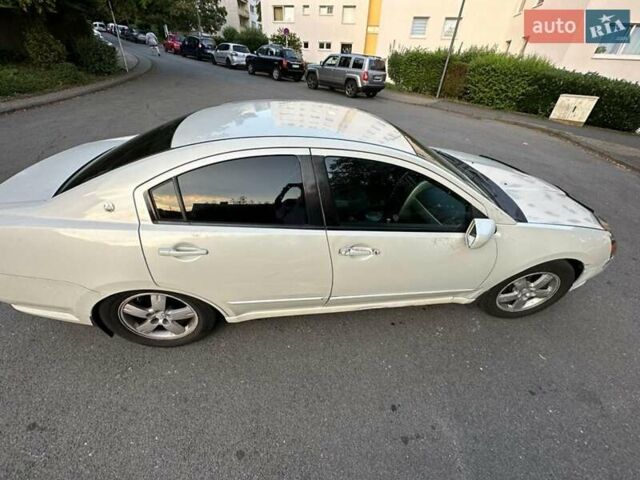 Белый Мицубиси Галант, объемом двигателя 2.35 л и пробегом 200 тыс. км за 4000 $, фото 19 на Automoto.ua