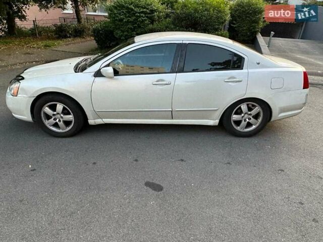 Белый Мицубиси Галант, объемом двигателя 2.35 л и пробегом 200 тыс. км за 4000 $, фото 6 на Automoto.ua