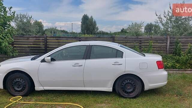 Белый Мицубиси Галант, объемом двигателя 2.38 л и пробегом 250 тыс. км за 4500 $, фото 3 на Automoto.ua