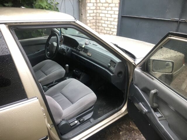 Бежевий Міцубісі Галант, об'ємом двигуна 1.6 л та пробігом 327 тис. км за 1100 $, фото 4 на Automoto.ua