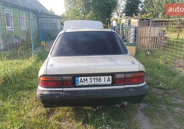 Бежевый Мицубиси Галант, объемом двигателя 1.83 л и пробегом 200 тыс. км за 1100 $, фото 4 на Automoto.ua