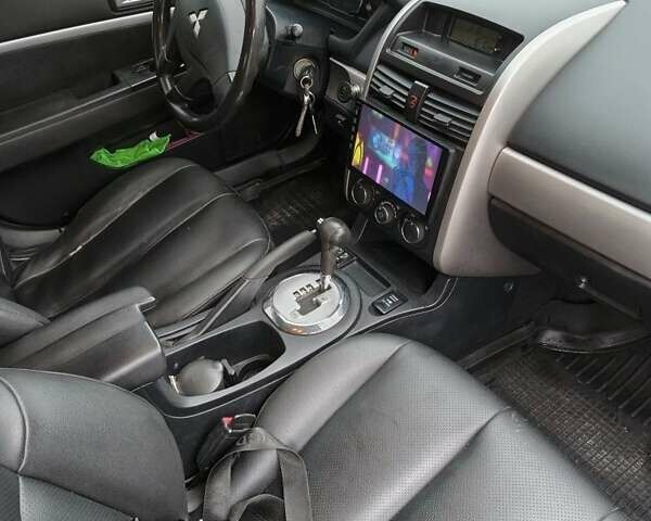 Бежевый Мицубиси Галант, объемом двигателя 2.4 л и пробегом 320 тыс. км за 5000 $, фото 6 на Automoto.ua