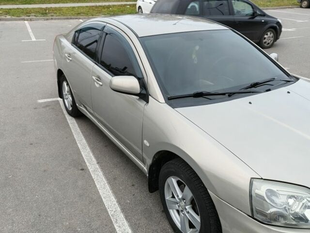 Бежевый Мицубиси Галант, объемом двигателя 2.4 л и пробегом 320 тыс. км за 5000 $, фото 3 на Automoto.ua