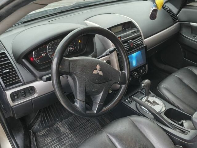 Бежевый Мицубиси Галант, объемом двигателя 2.4 л и пробегом 320 тыс. км за 5000 $, фото 6 на Automoto.ua