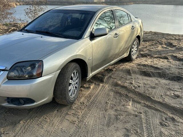 Бежевый Мицубиси Галант, объемом двигателя 2.4 л и пробегом 240 тыс. км за 5300 $, фото 2 на Automoto.ua