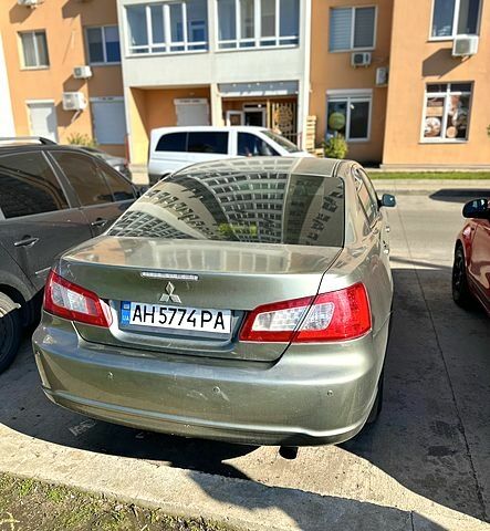 Бежевый Мицубиси Галант, объемом двигателя 2.4 л и пробегом 147 тыс. км за 4800 $, фото 4 на Automoto.ua