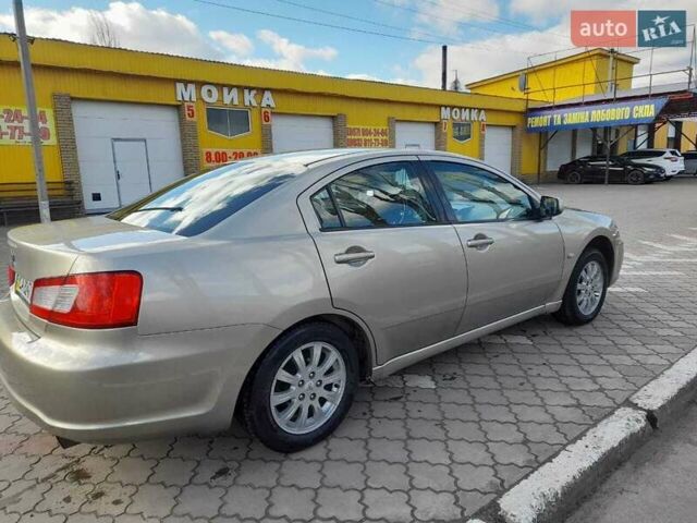 Бежевый Мицубиси Галант, объемом двигателя 2.4 л и пробегом 221 тыс. км за 5550 $, фото 6 на Automoto.ua