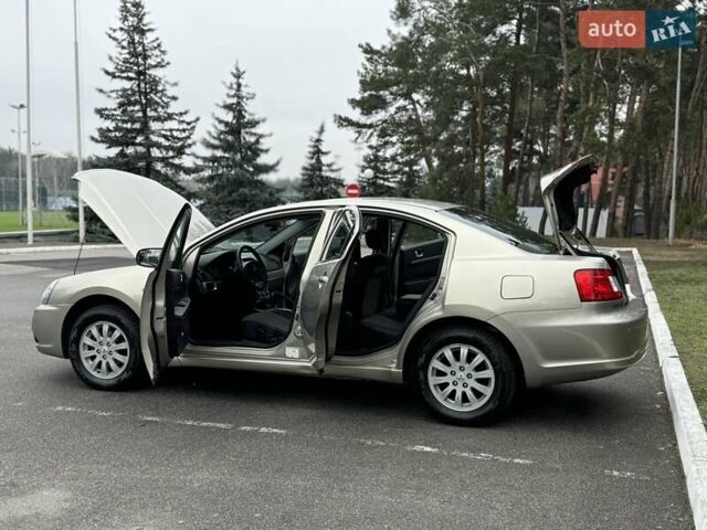 Бежевый Мицубиси Галант, объемом двигателя 2.4 л и пробегом 178 тыс. км за 5600 $, фото 19 на Automoto.ua