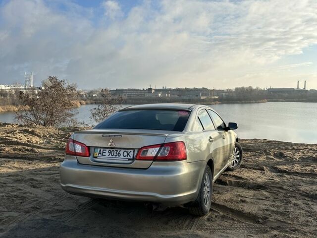 Бежевый Мицубиси Галант, объемом двигателя 2.4 л и пробегом 240 тыс. км за 5300 $, фото 3 на Automoto.ua