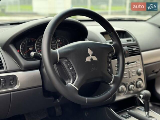 Бежевый Мицубиси Галант, объемом двигателя 2.4 л и пробегом 178 тыс. км за 5600 $, фото 29 на Automoto.ua