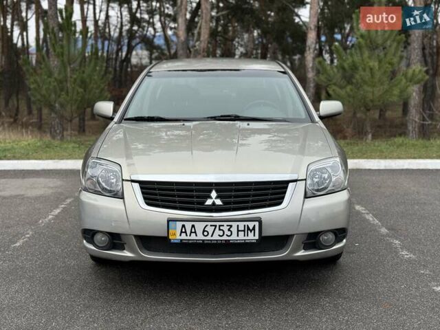 Бежевый Мицубиси Галант, объемом двигателя 2.4 л и пробегом 178 тыс. км за 5600 $, фото 2 на Automoto.ua