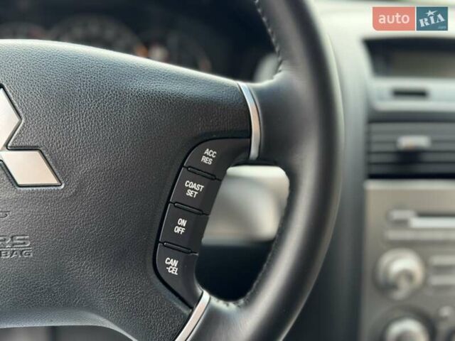 Бежевый Мицубиси Галант, объемом двигателя 2.4 л и пробегом 178 тыс. км за 5600 $, фото 31 на Automoto.ua