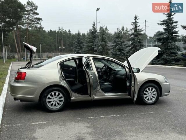 Бежевый Мицубиси Галант, объемом двигателя 2.4 л и пробегом 178 тыс. км за 5600 $, фото 18 на Automoto.ua