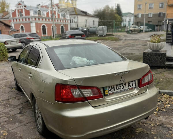 Бежевый Мицубиси Галант, объемом двигателя 2.4 л и пробегом 282 тыс. км за 4900 $, фото 3 на Automoto.ua