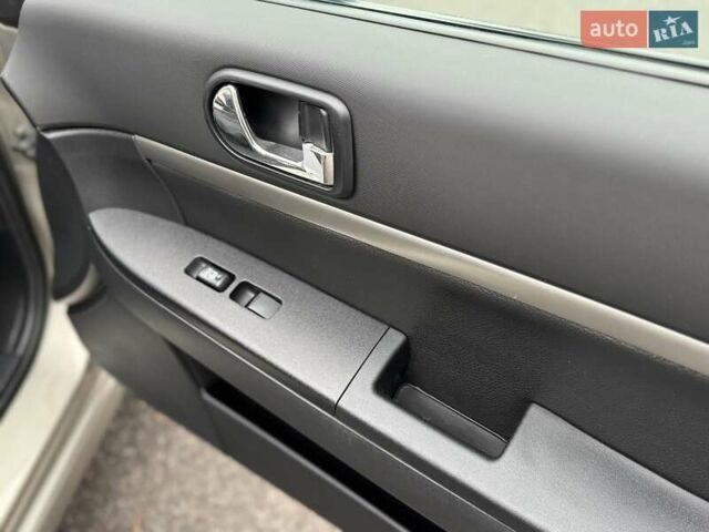 Бежевый Мицубиси Галант, объемом двигателя 2.4 л и пробегом 178 тыс. км за 5600 $, фото 53 на Automoto.ua