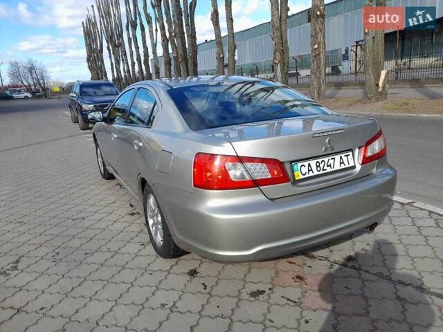 Бежевый Мицубиси Галант, объемом двигателя 2.4 л и пробегом 221 тыс. км за 5550 $, фото 4 на Automoto.ua