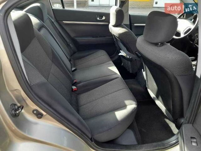 Бежевый Мицубиси Галант, объемом двигателя 2.4 л и пробегом 221 тыс. км за 5550 $, фото 1 на Automoto.ua