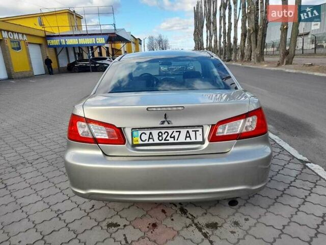 Бежевый Мицубиси Галант, объемом двигателя 2.4 л и пробегом 221 тыс. км за 5550 $, фото 3 на Automoto.ua