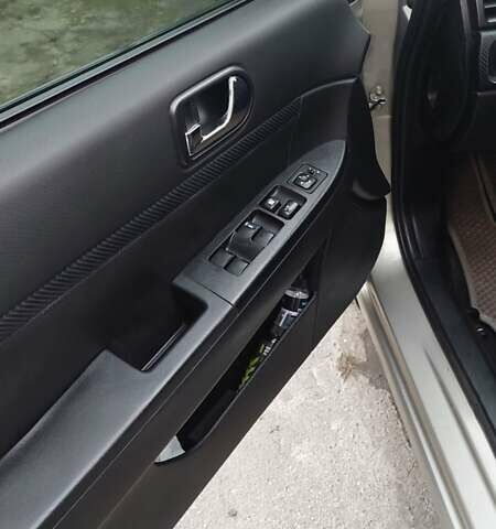 Мицубиси Галант 2008 в Житомире на Automoto.ua Бежевый Мицубиси Галант, объемом двигателя 2.38 л и пробегом 309 тыс. км за 6400 $, фото 8 на Automoto.ua