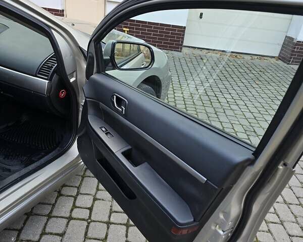 Бежевый Мицубиси Галант, объемом двигателя 2.4 л и пробегом 205 тыс. км за 7700 $, фото 17 на Automoto.ua