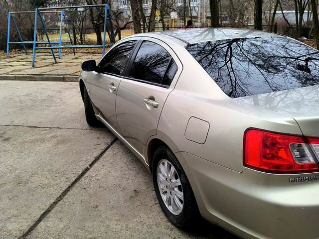 Бежевый Мицубиси Галант, объемом двигателя 2.4 л и пробегом 208 тыс. км за 6500 $, фото 3 на Automoto.ua