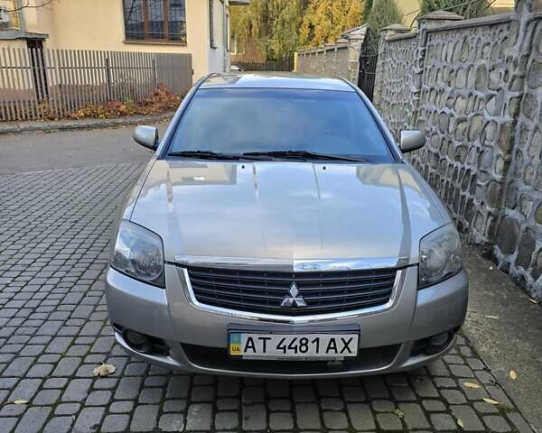 Бежевый Мицубиси Галант, объемом двигателя 2.4 л и пробегом 205 тыс. км за 7700 $, фото 2 на Automoto.ua