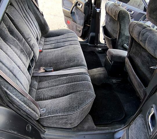 Черный Мицубиси Галант, объемом двигателя 1.8 л и пробегом 300 тыс. км за 1800 $, фото 9 на Automoto.ua