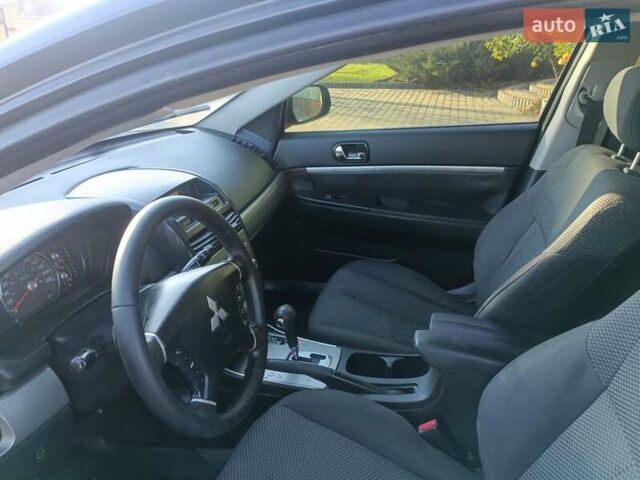 Черный Мицубиси Галант, объемом двигателя 2.38 л и пробегом 277 тыс. км за 3990 $, фото 11 на Automoto.ua