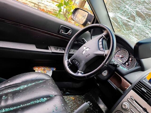 Черный Мицубиси Галант, объемом двигателя 2.4 л и пробегом 185 тыс. км за 2496 $, фото 12 на Automoto.ua