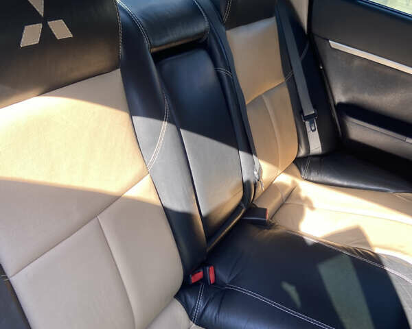 Черный Мицубиси Галант, объемом двигателя 2.38 л и пробегом 408 тыс. км за 5200 $, фото 5 на Automoto.ua