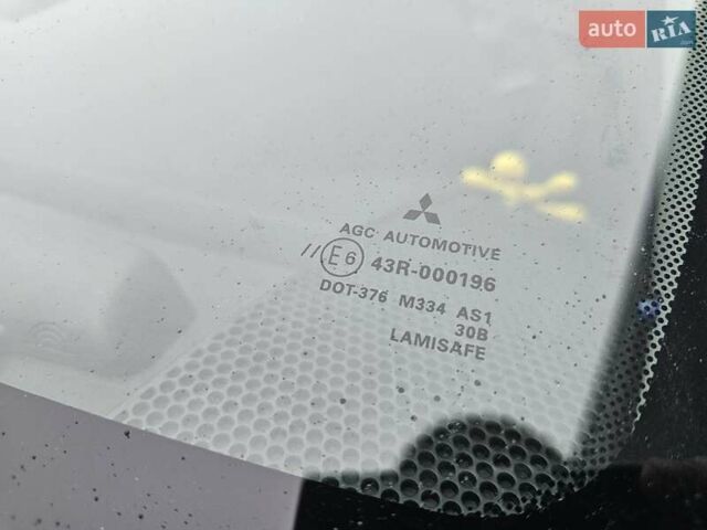 Черный Мицубиси Галант, объемом двигателя 2.38 л и пробегом 94 тыс. км за 12500 $, фото 3 на Automoto.ua