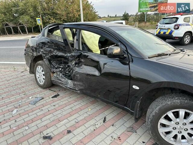 Черный Мицубиси Галант, объемом двигателя 2.4 л и пробегом 220 тыс. км за 1800 $, фото 5 на Automoto.ua