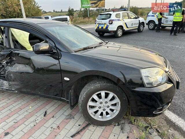 Черный Мицубиси Галант, объемом двигателя 2.4 л и пробегом 220 тыс. км за 1800 $, фото 4 на Automoto.ua