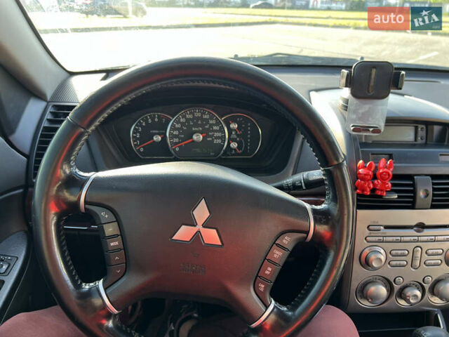 Черный Мицубиси Галант, объемом двигателя 2.4 л и пробегом 462 тыс. км за 5000 $, фото 5 на Automoto.ua