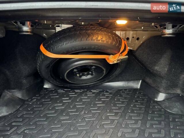 Черный Мицубиси Галант, объемом двигателя 2.38 л и пробегом 191 тыс. км за 6500 $, фото 13 на Automoto.ua