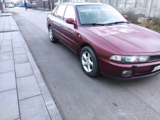 Красный Мицубиси Галант, объемом двигателя 2 л и пробегом 284 тыс. км за 1200 $, фото 2 на Automoto.ua