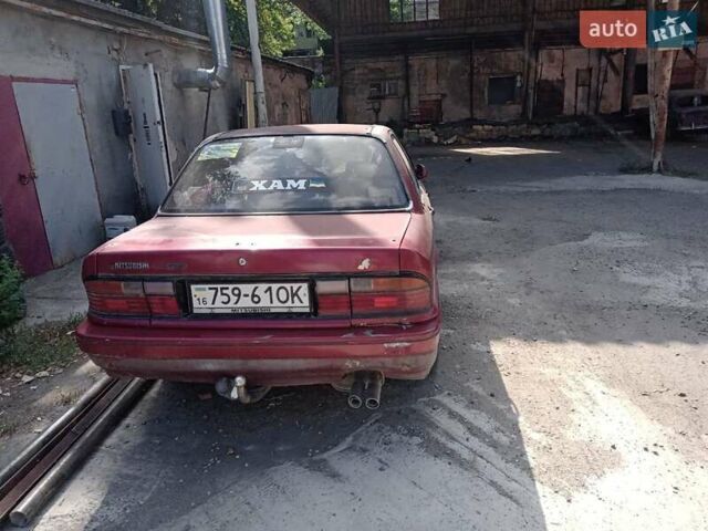 Красный Мицубиси Галант, объемом двигателя 2 л и пробегом 400 тыс. км за 1298 $, фото 2 на Automoto.ua