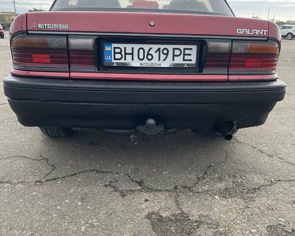 Красный Мицубиси Галант, объемом двигателя 1.8 л и пробегом 283 тыс. км за 2200 $, фото 3 на Automoto.ua