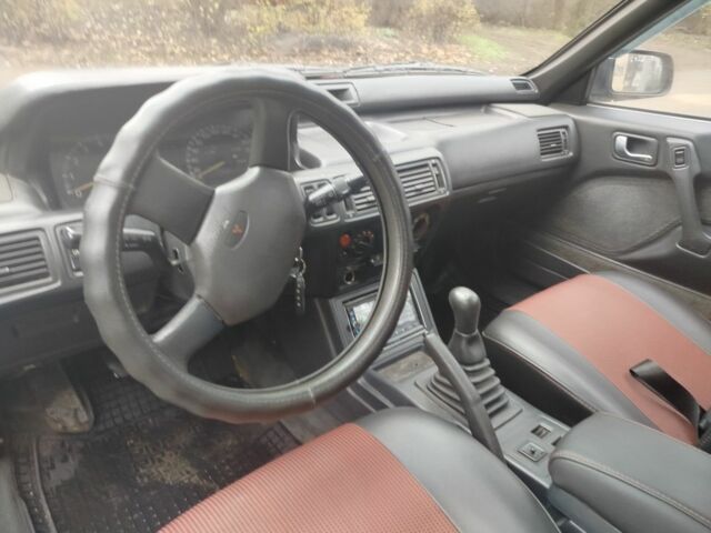 Красный Мицубиси Галант, объемом двигателя 2 л и пробегом 666 тыс. км за 999 $, фото 5 на Automoto.ua